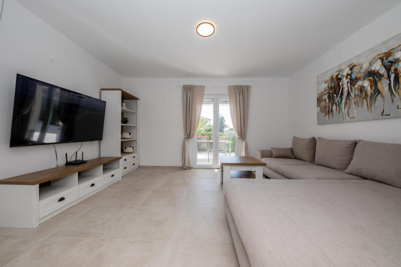 Peaceful Haven Near The Sea-Apartments Torlak Rab Banjol Bagian luar foto