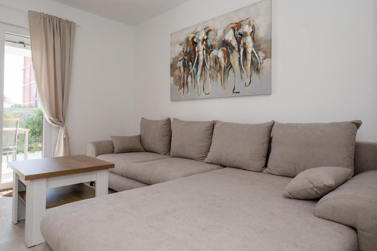 Peaceful Haven Near The Sea-Apartments Torlak Rab Banjol Bagian luar foto