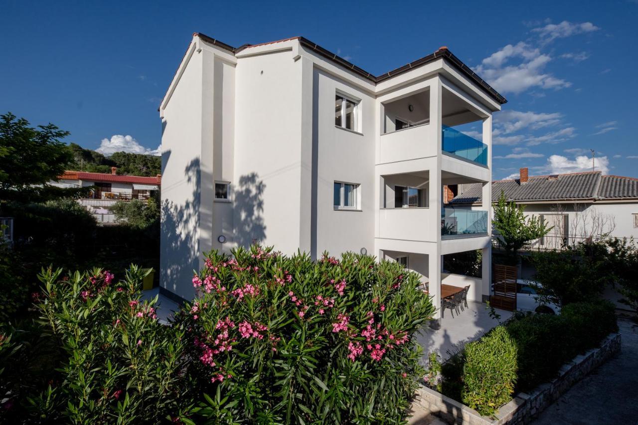 Peaceful Haven Near The Sea-Apartments Torlak Rab Banjol Bagian luar foto