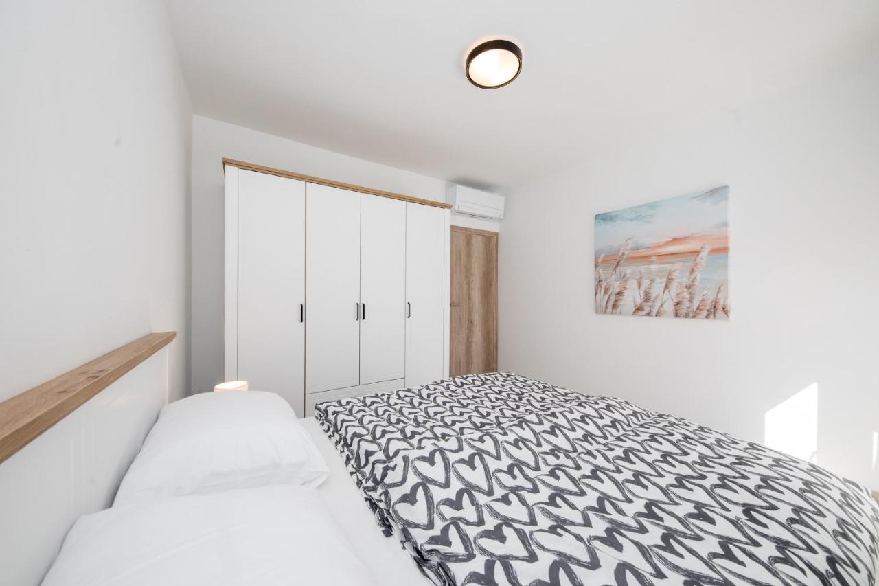 Peaceful Haven Near The Sea-Apartments Torlak Rab Banjol Bagian luar foto